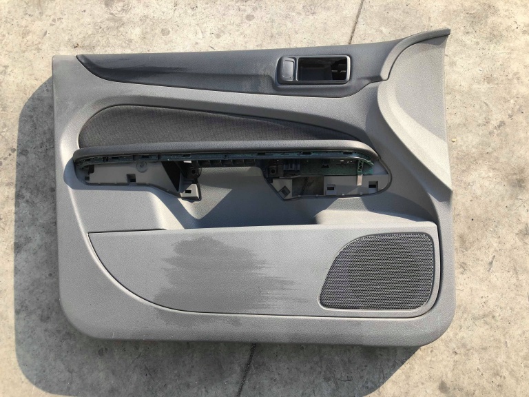 Fata usa stanga fata ford focus 2 break 4m51-a23943-c
