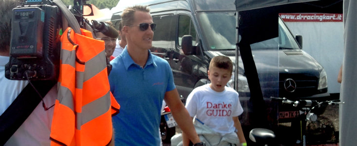 FELICITARI! Roberto Ene, singurul roman care a alergat alaturi de Michael Schumacher FELICITARI! Roberto Ene, singurul roman care a alergat alaturi de Michael Schumacher