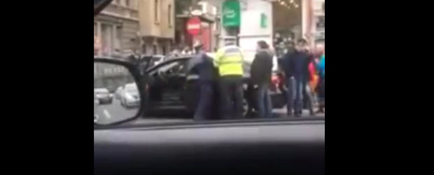 Femeie incatusata de politie in Bucuresti dupa ce nu a vrut sa se legitimeze