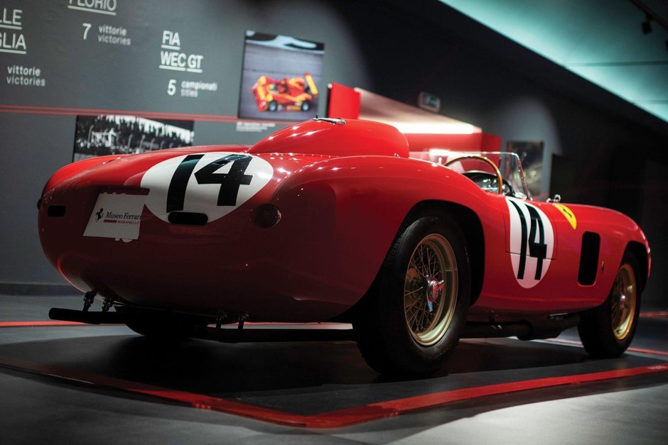 Ferrari 290 MM vandut la licitatie