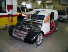 Ferrari 355 in Citroen 2CV