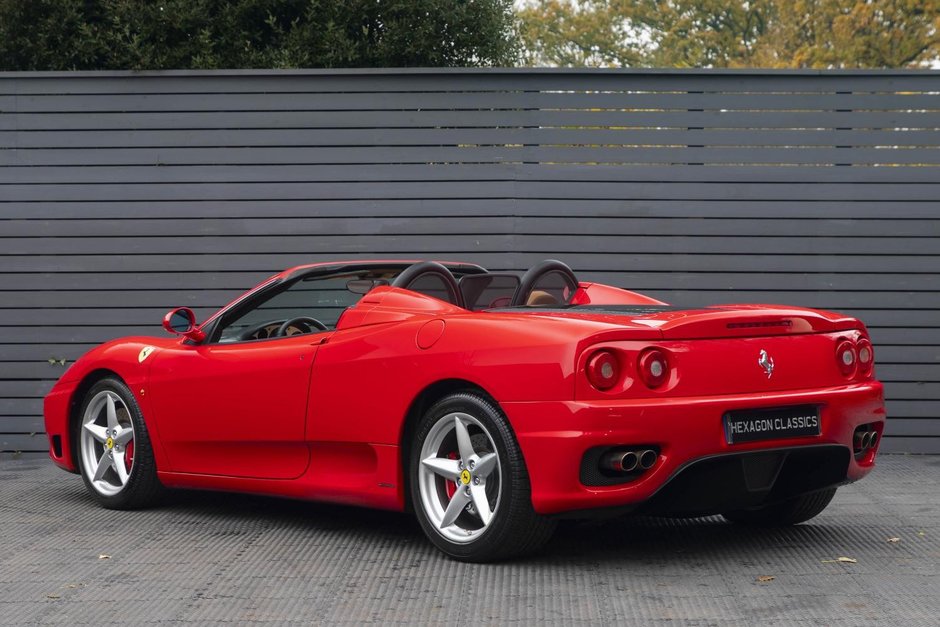 Ferrari 360 cu 3.540 de kilometri la bord