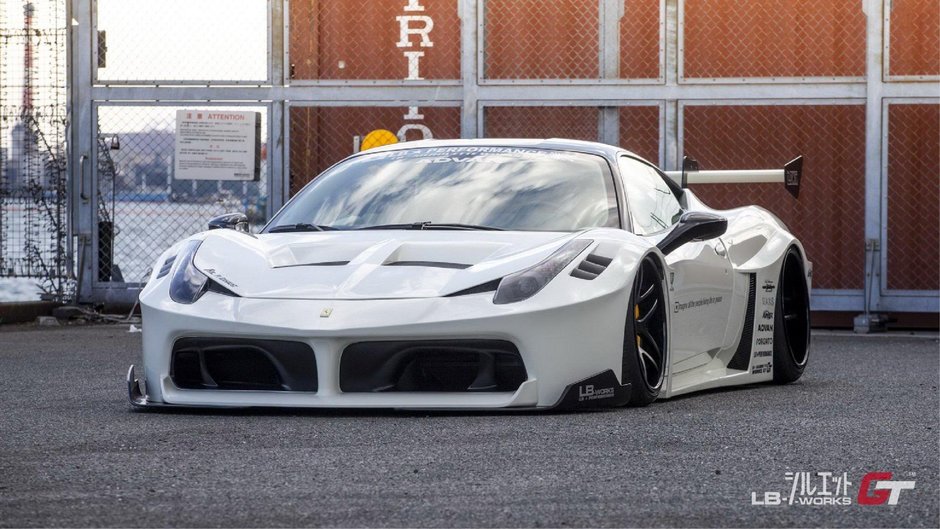 Ferrari 458 Italia de la Liberty Walk