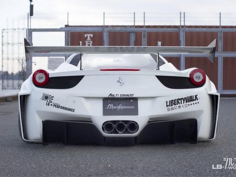 Ferrari 458 Italia de la Liberty Walk