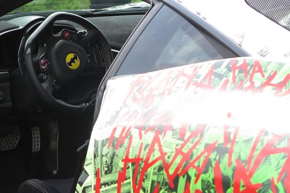 Ferrari 458 Special infoliat cu Batman vs Joker