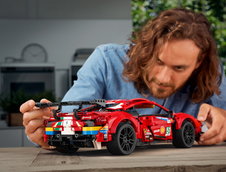 Ferrari 488 GTE Lego Technic