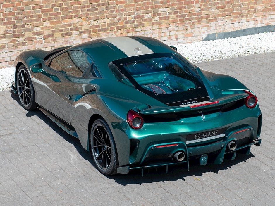 Ferrari 488 Pista in Verde Scuro