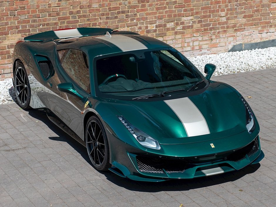 Ferrari 488 Pista in Verde Scuro