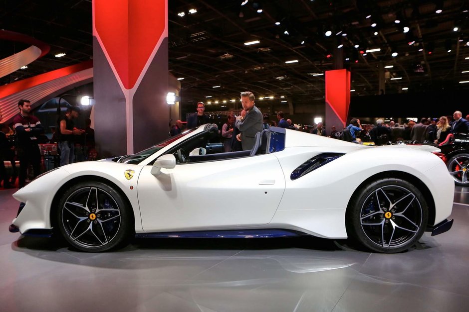 Ferrari 488 Pista Spider la Paris