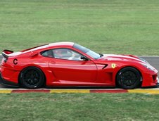 Ferrari 599XX a fost surprins in teste pe circuitul Fiorano