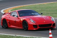 Ferrari 599XX a fost surprins in teste pe circuitul Fiorano