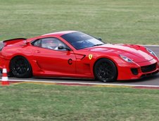 Ferrari 599XX a fost surprins in teste pe circuitul Fiorano