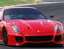 Ferrari 599XX a fost surprins in teste pe circuitul Fiorano