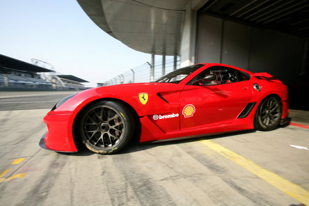 Ferrari 599XX cucereste Nurburgring-ul!