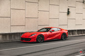 Ferrari 812 Superfast cu jante Vossen