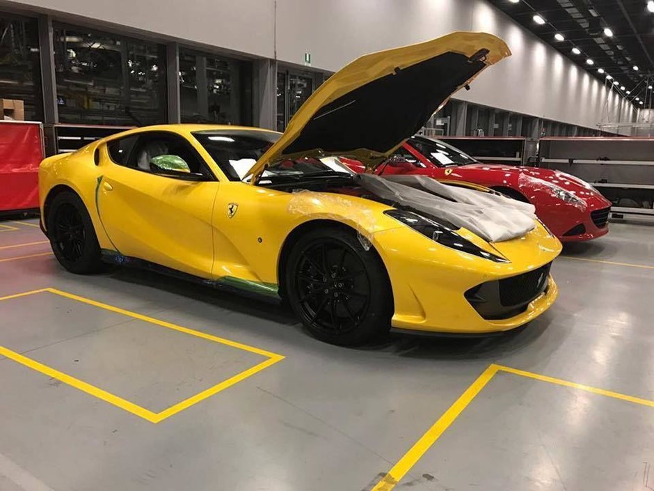 Ferrari 812 Superfast - Poze Reale