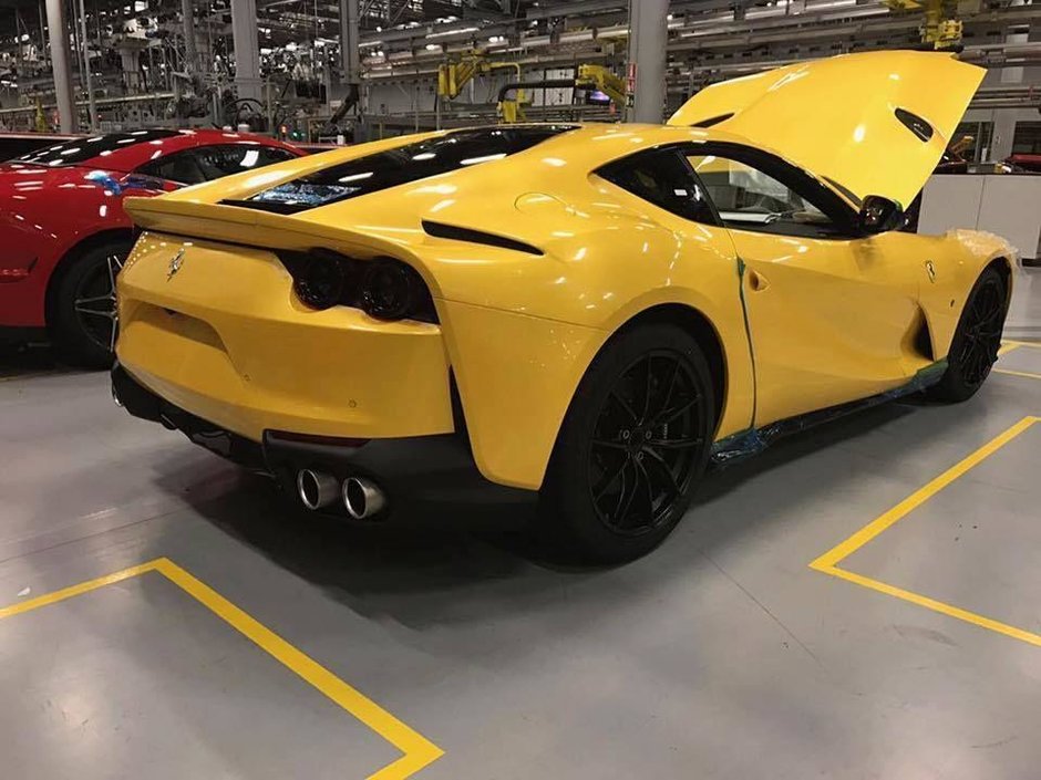 Ferrari 812 Superfast - Poze Reale