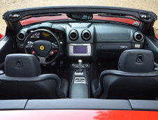 Ferrari California cu transmisie manuala