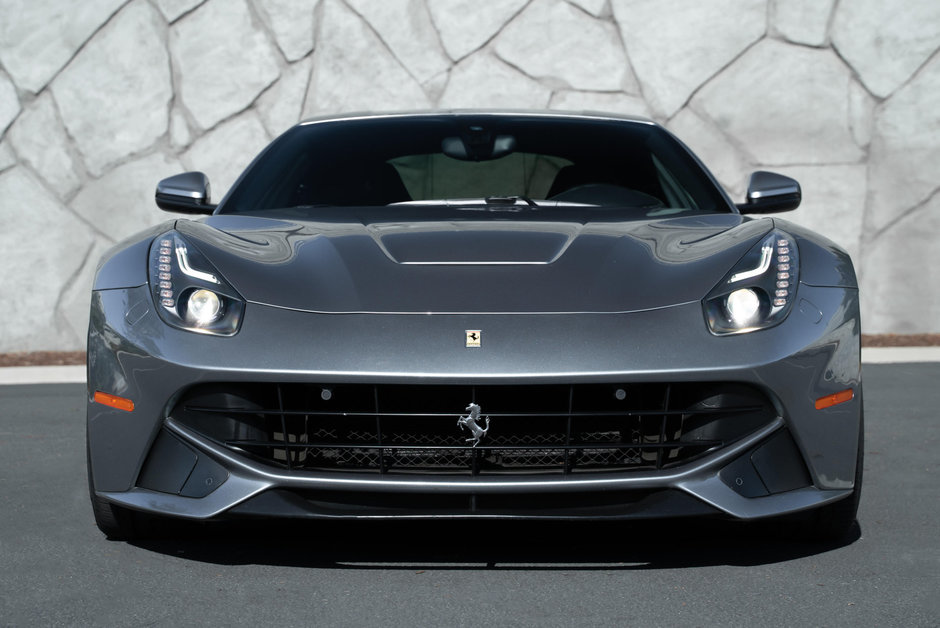 Ferrari F12 detinut de Jason Statham