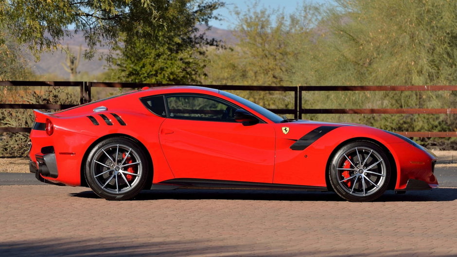 Ferrari F12tdf de vanzare