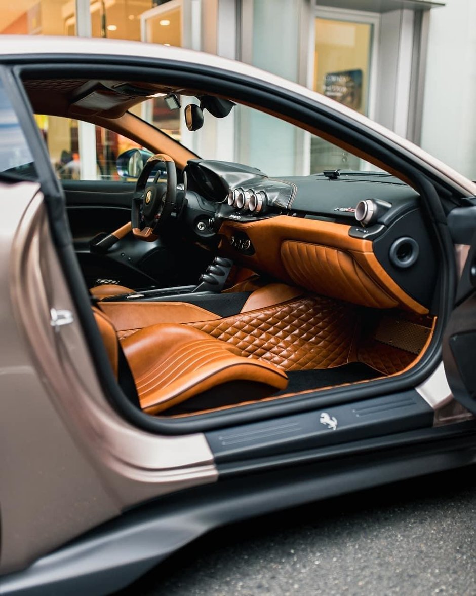 Ferrari F12tdf in Bronzo Masaru