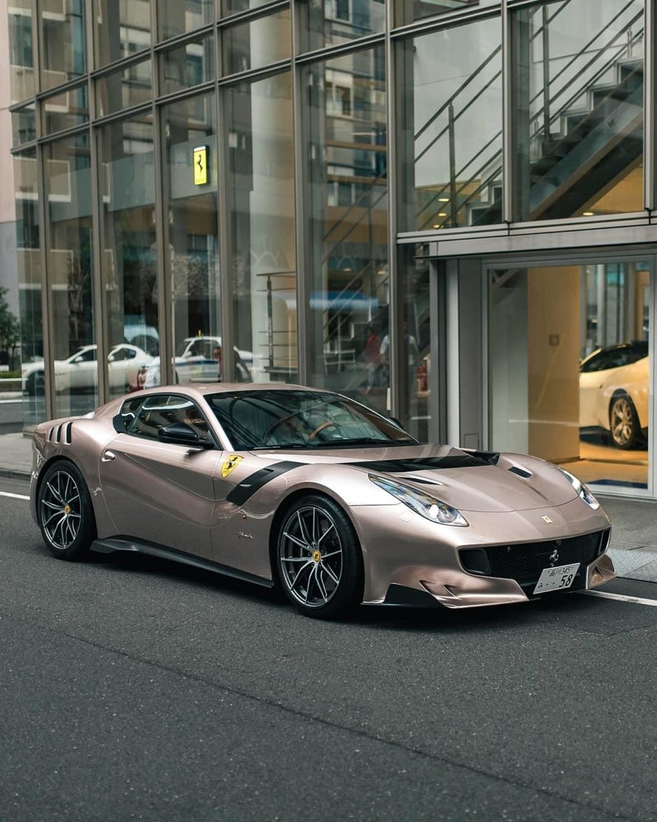 Ferrari F12tdf in Bronzo Masaru