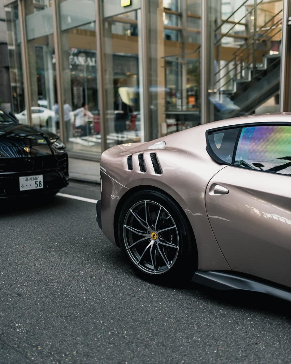 Ferrari F12tdf in Bronzo Masaru