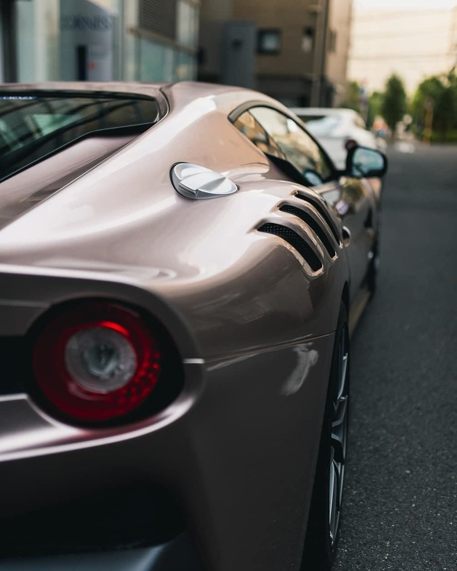 Ferrari F12tdf in Bronzo Masaru