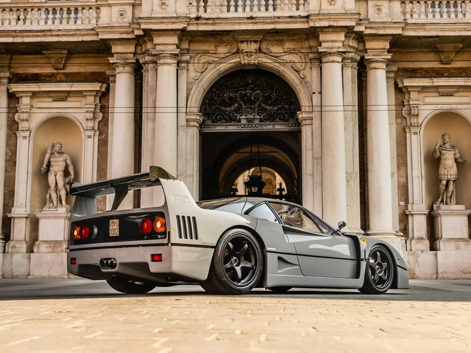 Ferrari F40 Competizione de vanzare