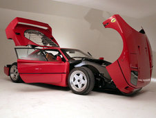 Ferrari F40 cu interior din piele