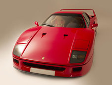 Ferrari F40 cu interior din piele