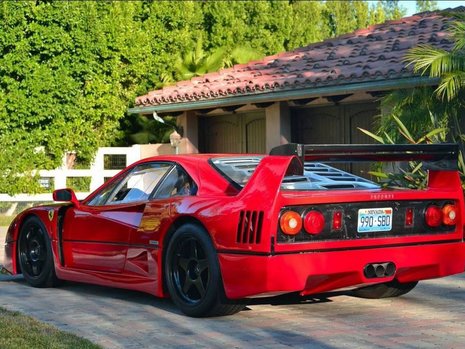 Ferrari F40 LM de strada