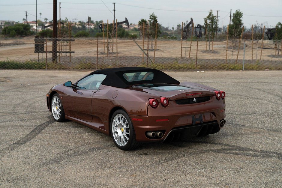 Ferrari F430 Spider in Maronne 1971