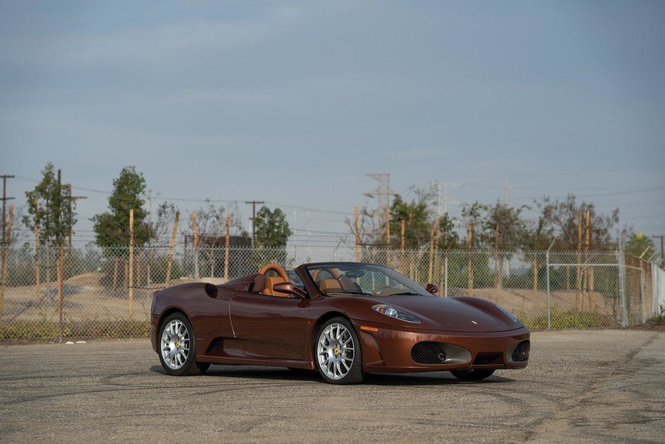 Ferrari F430 Spider in Maronne 1971