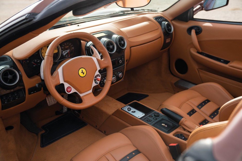 Ferrari F430 Spider in Maronne 1971