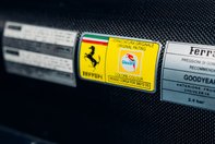 Ferrari F50 cu volan pe dreapta