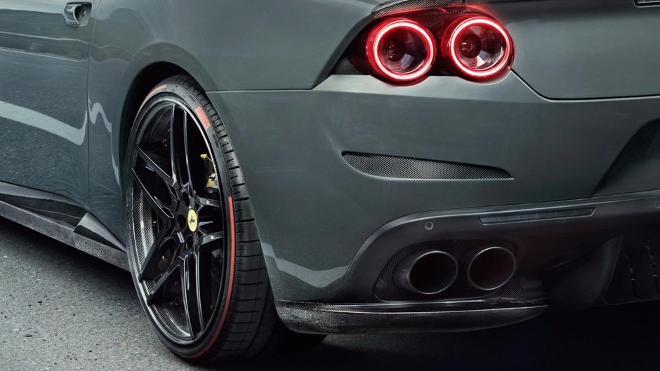 Ferrari GTC4 Lusso T de la Novitec