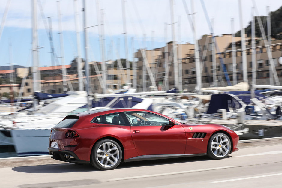 Ferrari GTC4 Lusso T