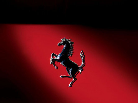 Ferrari - Hibrid si cu tractiune integrala Ferrari - Hibrid si cu tractiune integrala