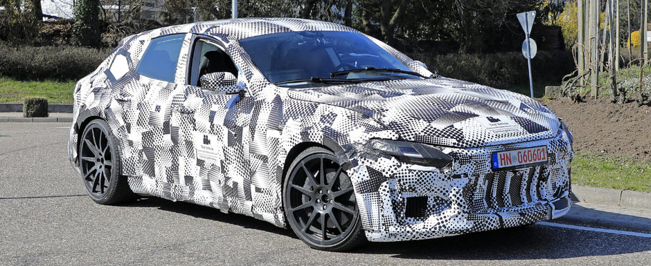 Ferrari nu a glumit cand a spus ca lanseaza un SUV. Noul Purosangue a fost surprins in teste cu o caroserie modificata de Maserati Ferrari nu a glumit cand a spus ca lanseaza un SUV. Noul Purosangue a fost surprins in teste cu o caroserie modificata de Maserati