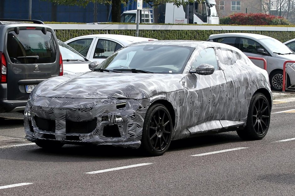 Ferrari Purosangue - Poze spion