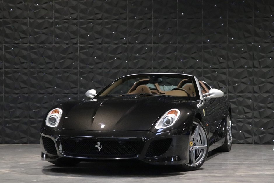 Ferrari SA APERTA de vanzare