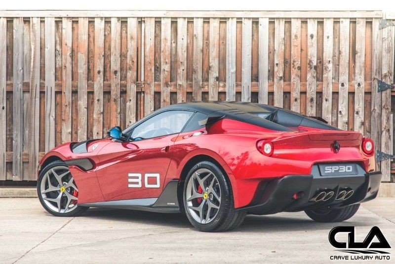 Ferrari SP30 de vanzare