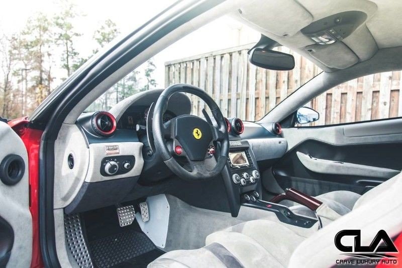 Ferrari SP30 de vanzare