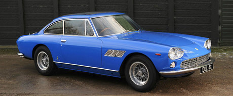 Ferrari-ul lui John Lennon s-a vandut la licitatie pentru aproape 550.000 de dolari