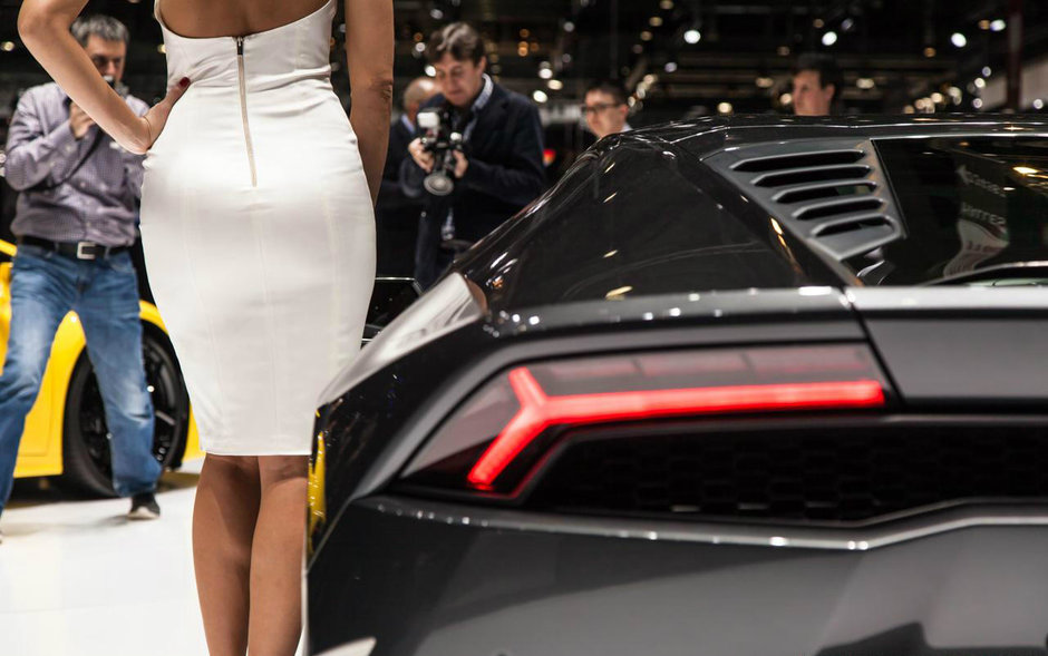 Fetele de la Geneva Motor Show 2014