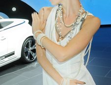 Fetele de la Moscow International Auto Salon 2012