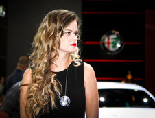 Fetele Salonului Auto International de la Dubai 2015