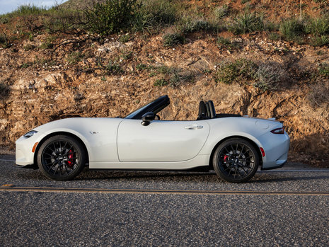 Fiat 124 Spider vs Mazda MX-5