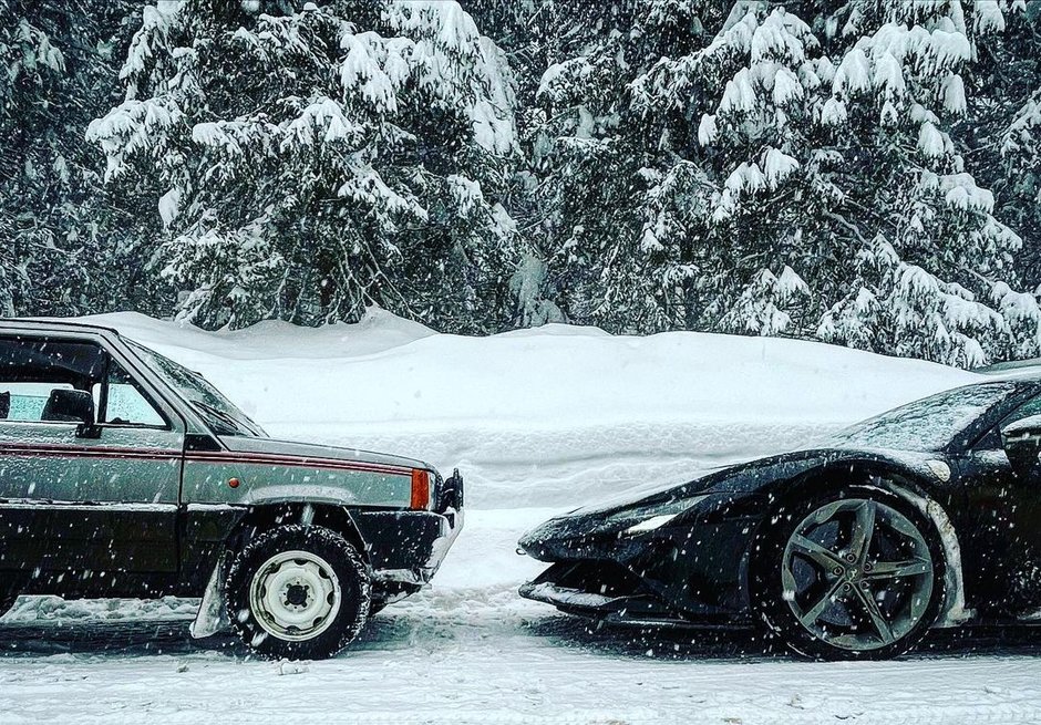 Fiat Panda 4x4 vs Ferrari SF90 Stradale